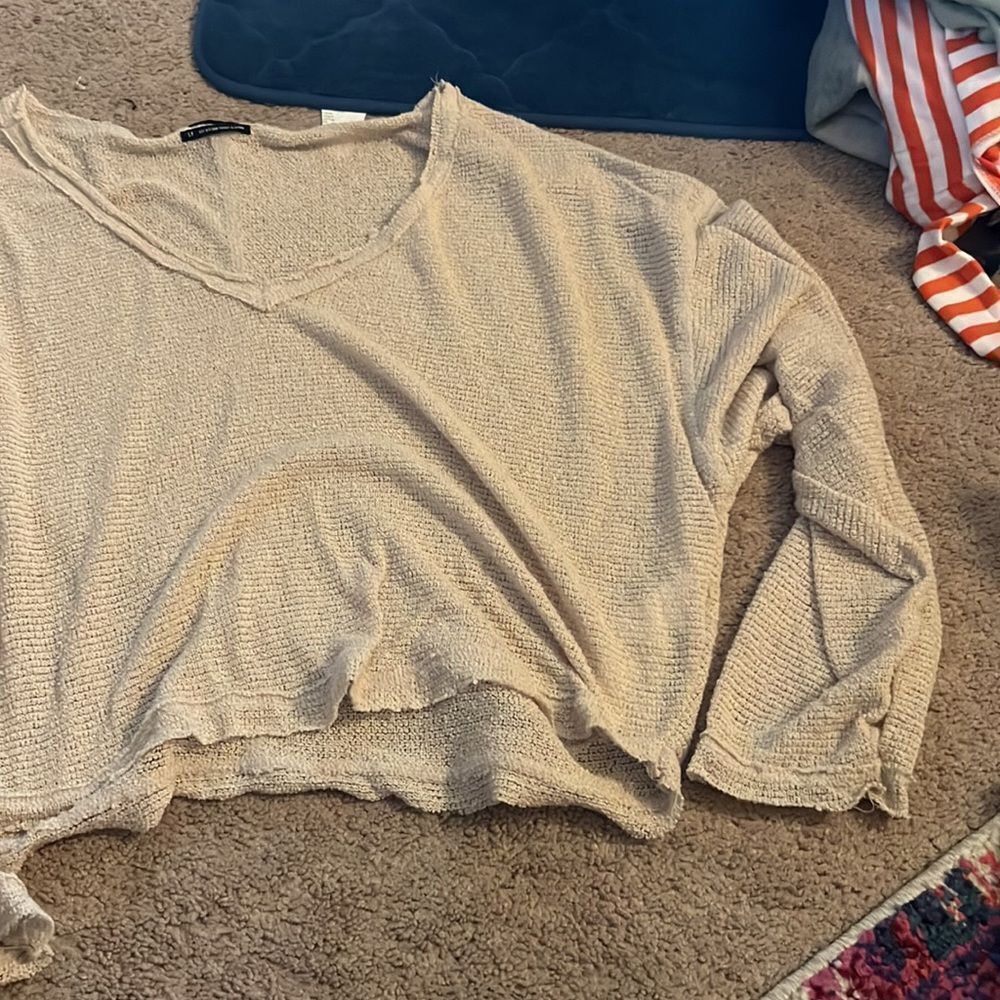 Out from under small top - Picture 3 of 8